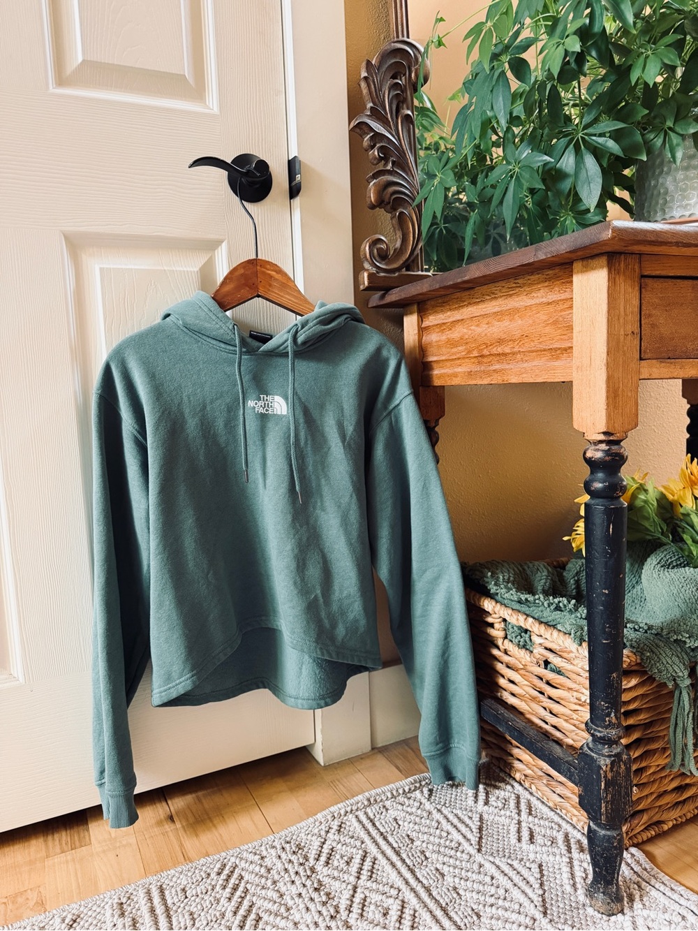 The North Face Women's Sage Green Cropped Hoodie Sweater